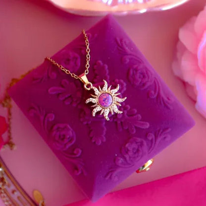☀️ Elegant Sun Crystal Pendant Necklace – Aesthetic Jewelry for Everyday Style