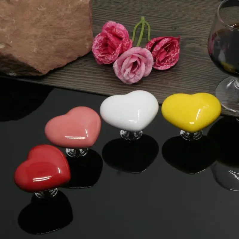 Heart-shaped toilet push button
