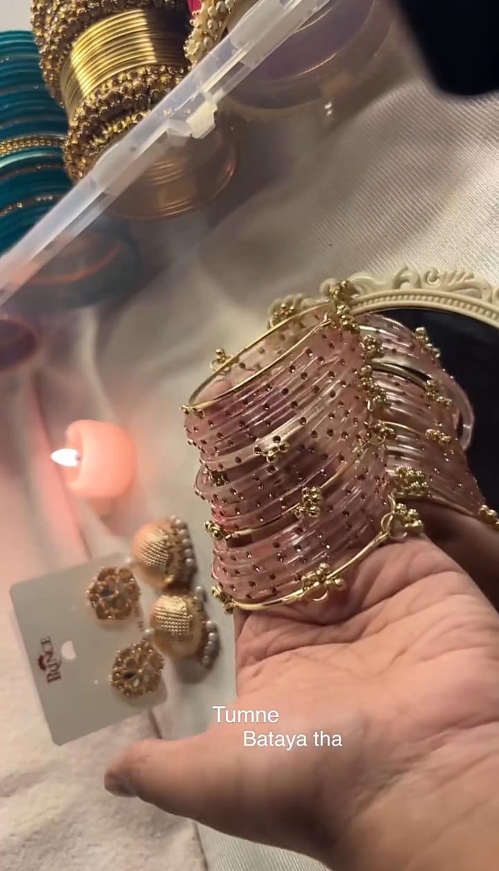 Trendy Pink Glass Bangles