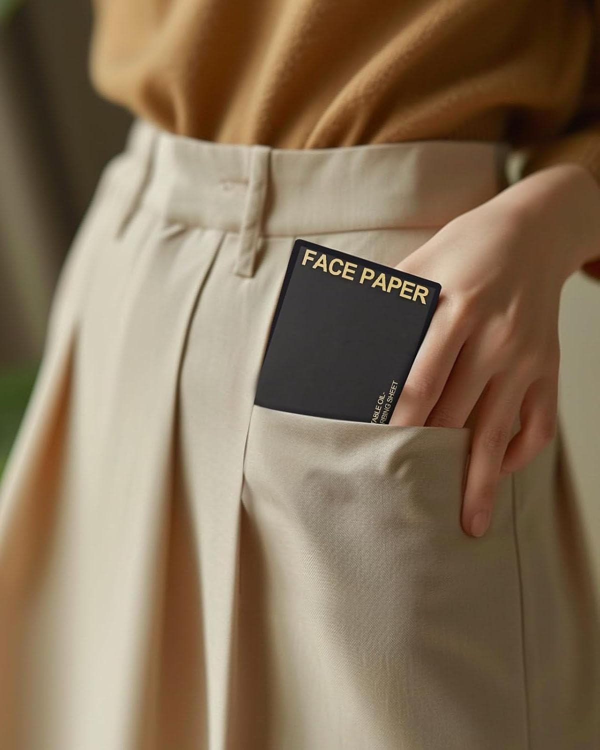 ✨ Portable Oil Absorbing Face Paper with Mirror